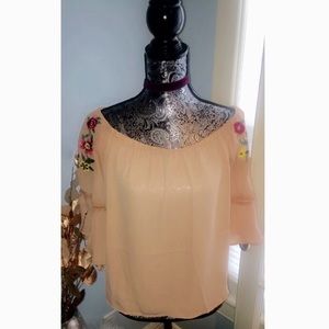 Off the shoulder Bleuh Ciel top floral embroidery